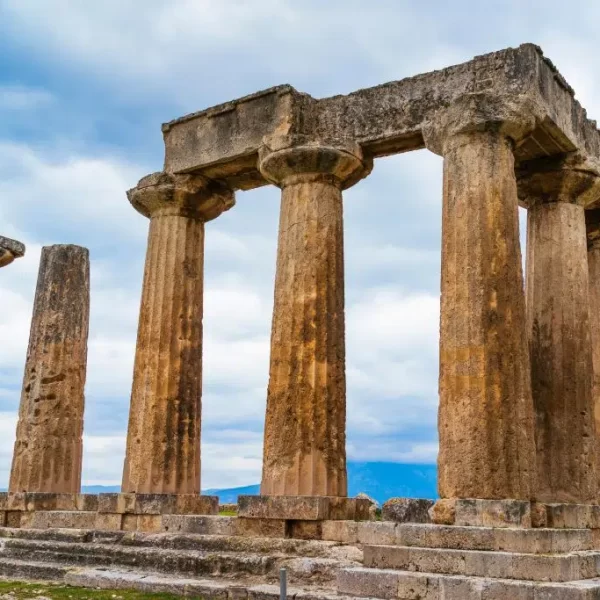 Temple-of-Apollo-in-Ancient-Corinth